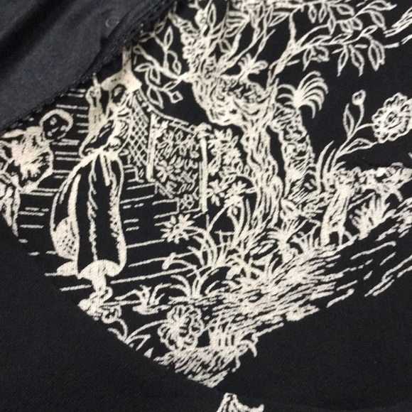 Guess Collection Mural Dress - Picture 7 of 10